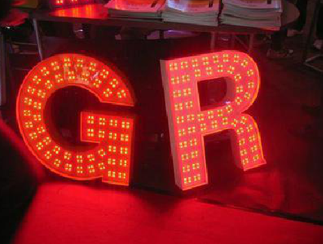 鹤峰LED发光字有哪些优势？